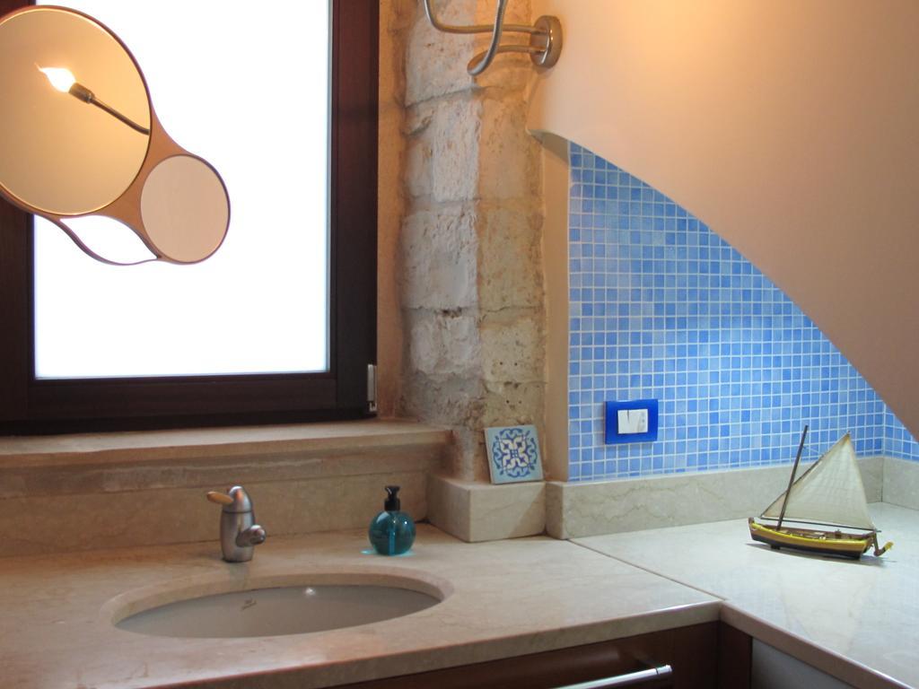 Apartamento Casa Torre Di Mactheus Petraro Giovinazzo Habitación foto